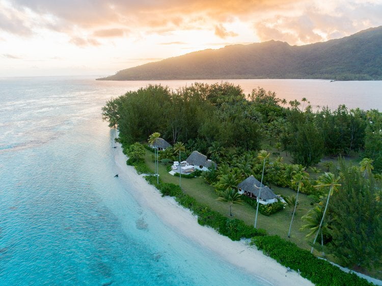 Plage polynésie française coucher de soleil